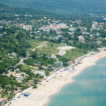 Daire Black And Red Varna